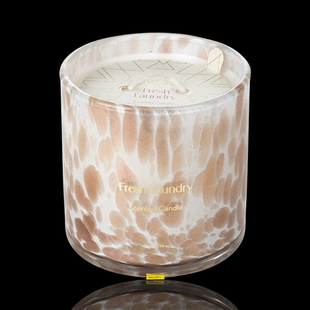 LALINE Fresh Laundry Scented Candle 396 g unangezündet, mit bedruckter Kartonscheibe auf dem Wachs