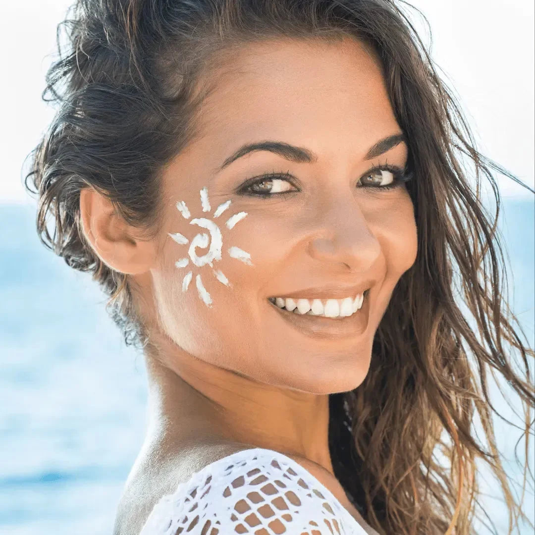 Second view of the SUN & GLOW Mineral Sunscreen SPF50 125 ml packaging by Doctor OR.